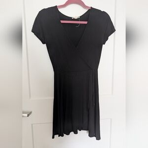 Rolla Coster Black Flutter Sleeve Sheath Dress